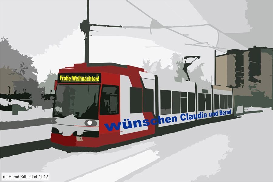 Stra&szlig;enbahn beschriftet mit Frohe Weihnachten!