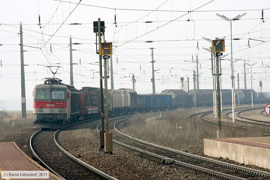 ÖBB - 1044 010
/ Bild: oebb1044010_bk1103170166.jpg