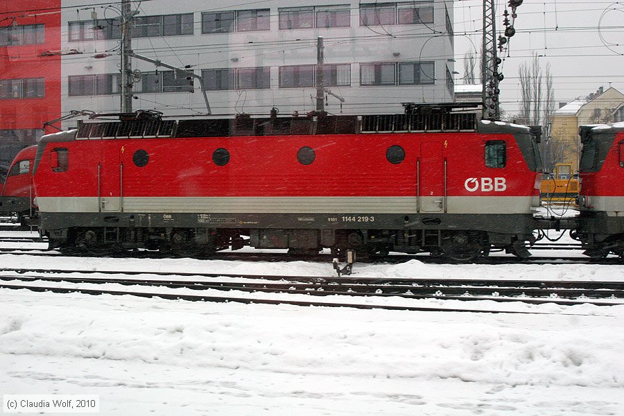 ÖBB - 1144 219
/ Bild: oebb1144219_cw1002060202.jpg ÖBB - 1144 219
/ Bild: oebb1144219_cw1002060202.jpg