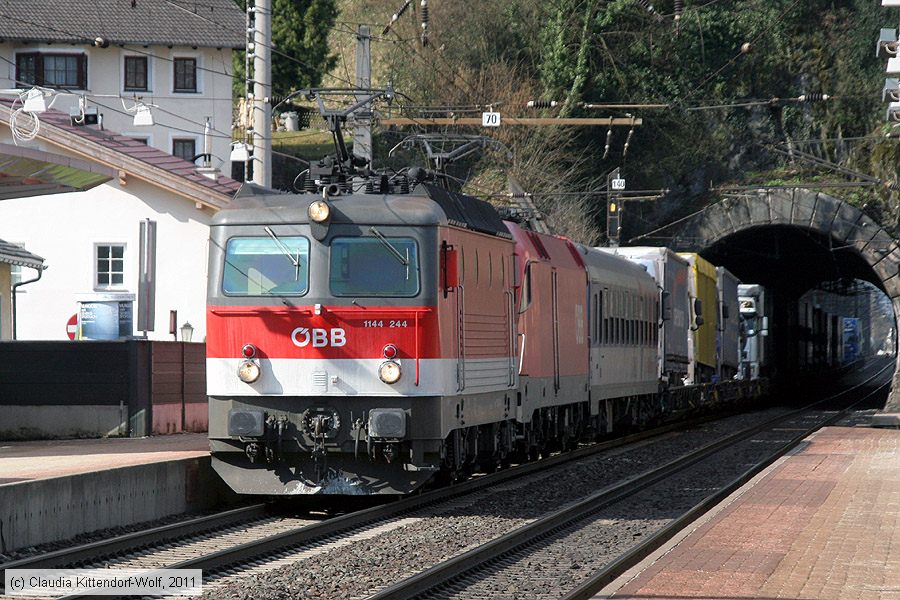ÖBB - 1144 244
/ Bild: oebb1144244_cw1103300049.jpg ÖBB - 1144 244
/ Bild: oebb1144244_cw1103300049.jpg