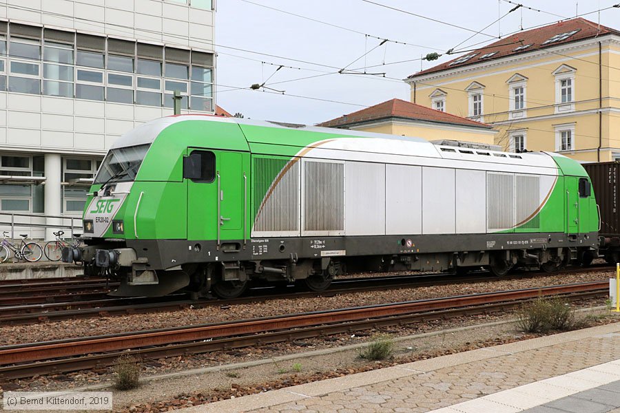 Salzburger Eisenbahn Transportlogistik - ER20-02
/ Bild: setger2002_bk1910290122.jpg