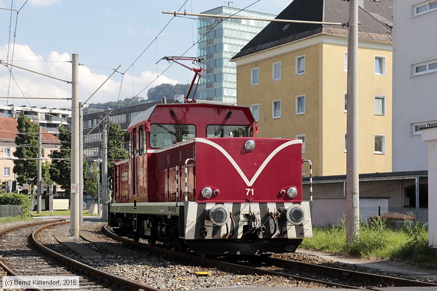 Salzburger Lokalbahn - E 71
/ Bild: slbe71_bk1608170369.jpg Salzburger Lokalbahn - E 71
/ Bild: slbe71_bk1608170369.jpg