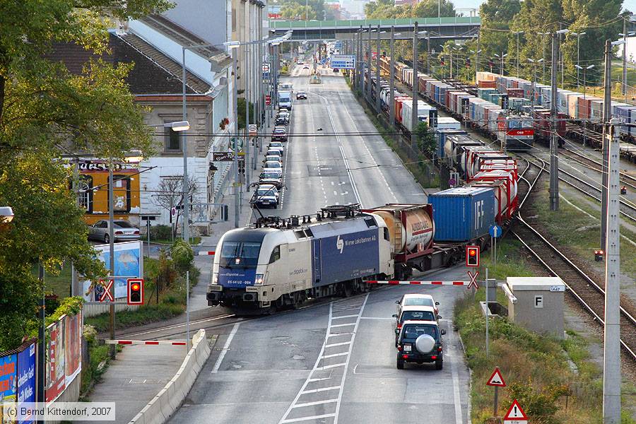 Wiener Lokalbahnen - ES64U2-064
/ Bild: wlbes64u2064_bk0708100446.jpg