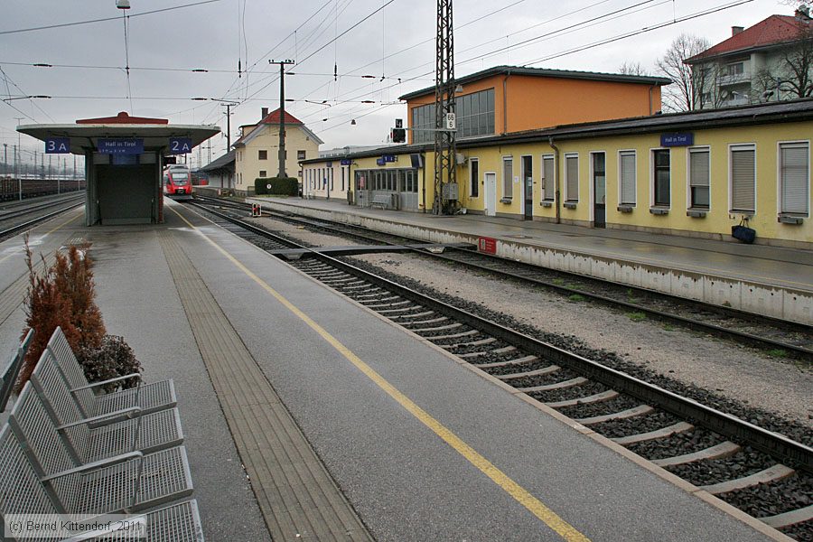 Bahnhof Hall in Tirol
/ Bild: bfhallit_bk1103280056.jpg Bahnhof Hall in Tirol
/ Bild: bfhallit_bk1103280056.jpg