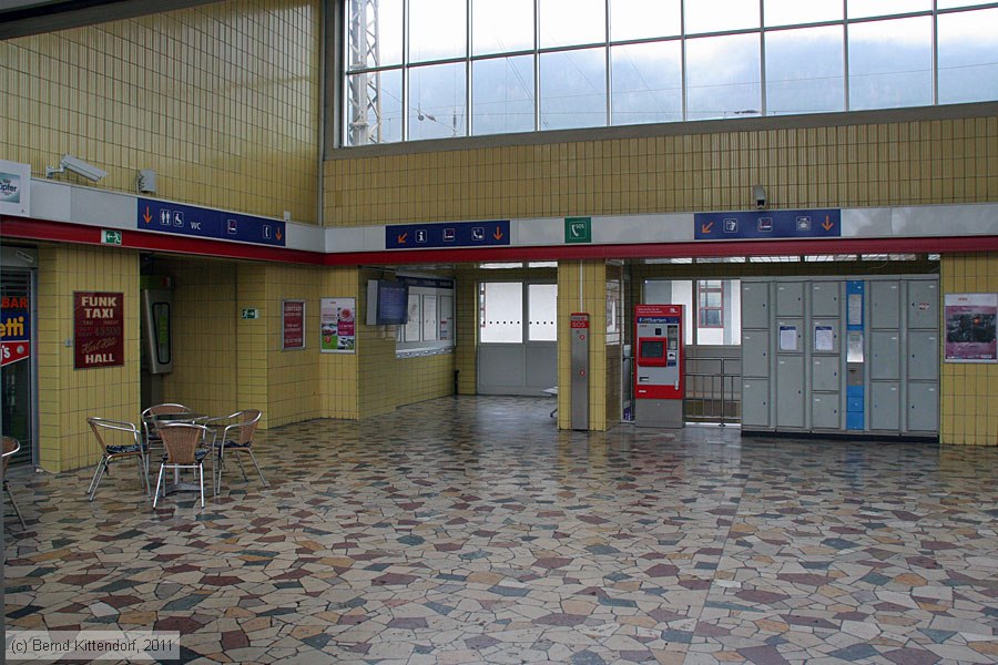 Bahnhof Hall in Tirol
/ Bild: bfhallit_bk1103280067.jpg Bahnhof Hall in Tirol
/ Bild: bfhallit_bk1103280067.jpg
