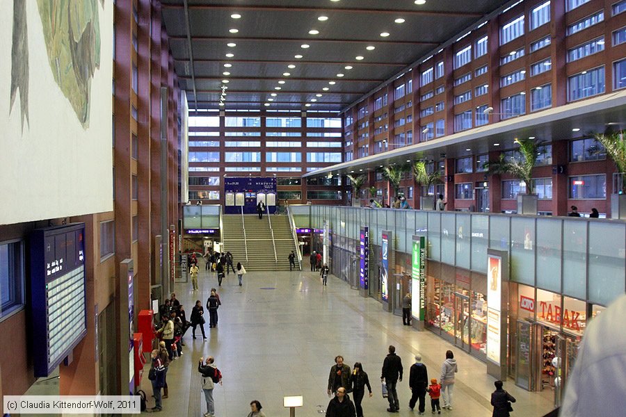 Innsbruck Hauptbahnhof
/ Bild: bfinnsbruckhbf_cw1103260425.jpg