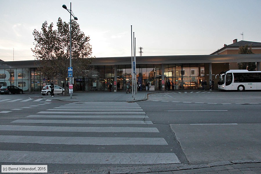 Wiener Neustadt Hauptbahnhof
/ Bild: bfwienerneustadthbf_bk1510120458.jpg
