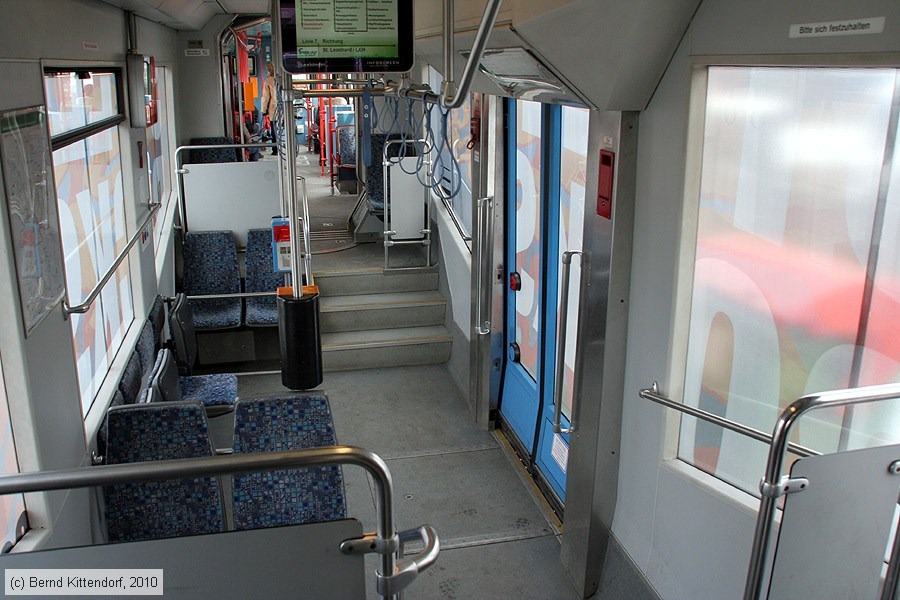 Straßenbahn Graz - 611 - Innenansicht
/ Bild: graz611_bk1002030109.jpg