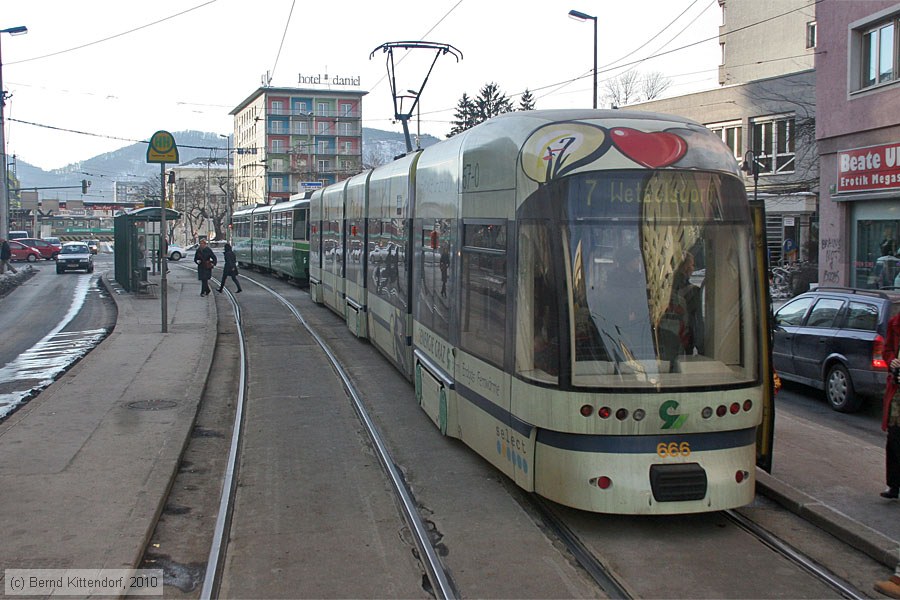 Straßenbahn Graz - 666
/ Bild: graz666_bk1002030317.jpg