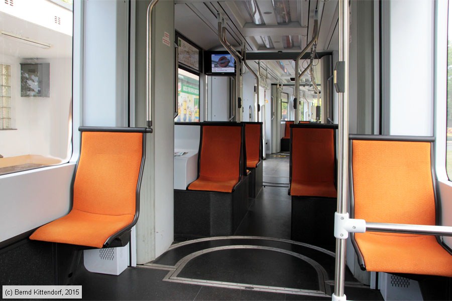 Straßenbahn Graz - 231 - Innenansicht
/ Bild: graz231_bk1507090177.jpg
