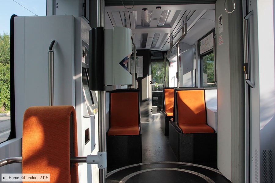 Straßenbahn Graz - 233 - Innenansicht
/ Bild: graz233_bk1507090306.jpg
