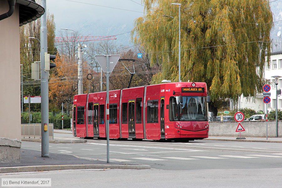 Straßenbahn Innsbruck - 323
/ Bild: innsbruck323_bk1711140038.jpg