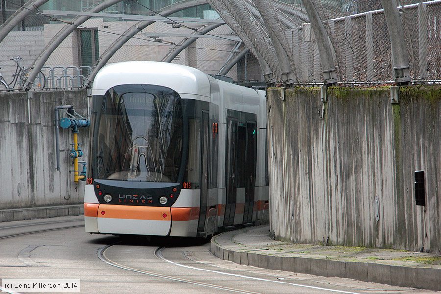 Linz - Straßenbahn - 013
/ Bild: linz013_bk1402100030.jpg Linz - Straßenbahn - 013
/ Bild: linz013_bk1402100030.jpg