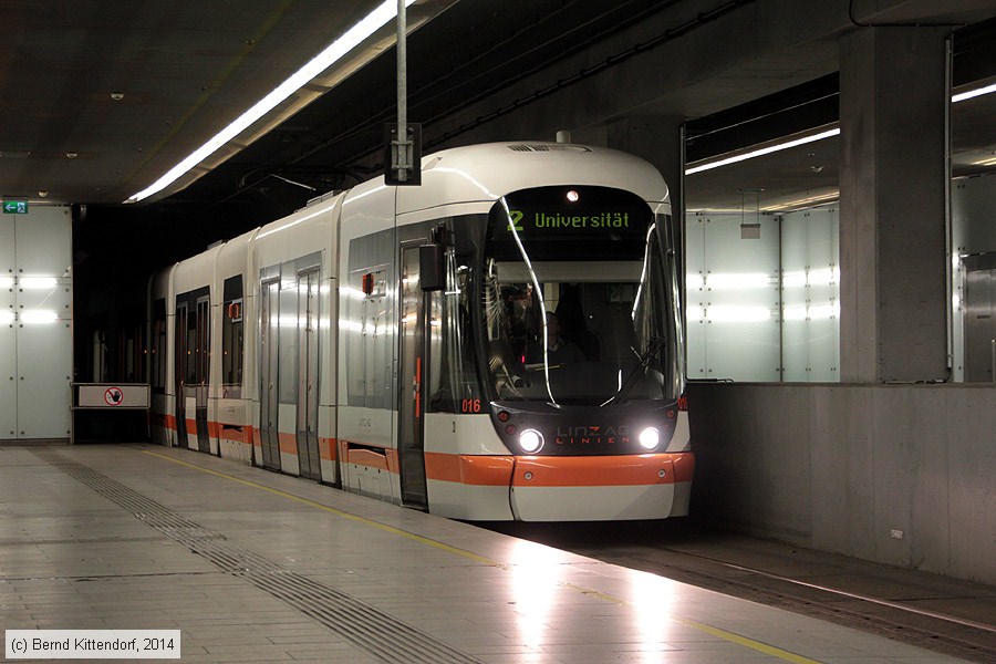 Linz - Stra&szlig;enbahn - 016
/ Bild: linz016_bk1402120042.jpg