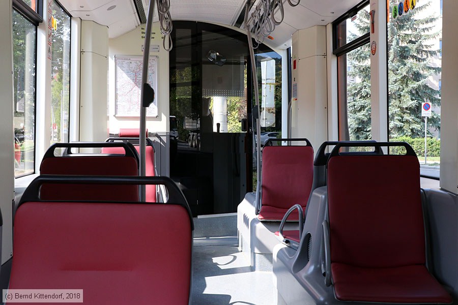 Linz - Straßenbahn - 028 - Innenansicht
/ Bild: linz028_bk1808210005.jpg