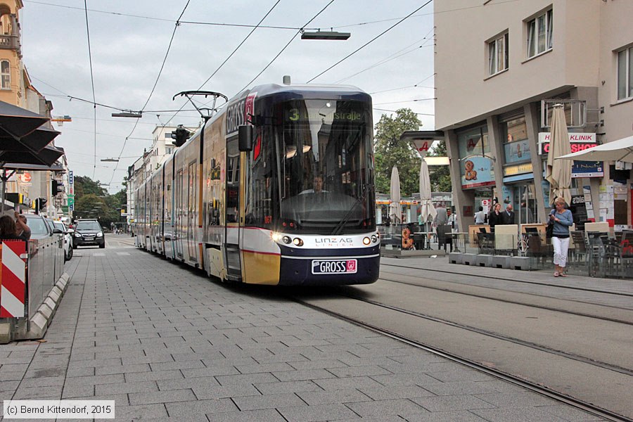 Linz - Straßenbahn - 067
/ Bild: linz067_bk1507080296.jpg Linz - Straßenbahn - 067
/ Bild: linz067_bk1507080296.jpg