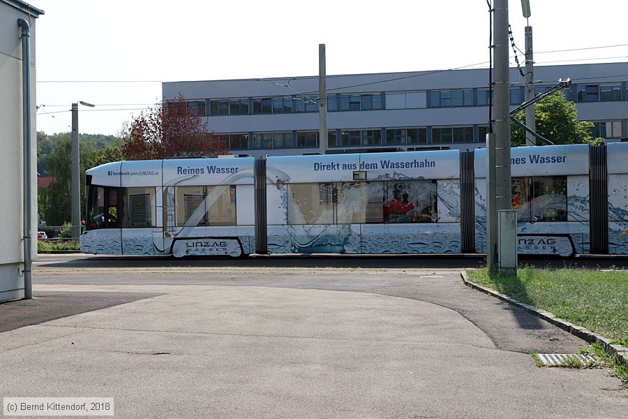 Linz - Straßenbahn - 073
/ Bild: linz073_bk1808210016.jpg Linz - Straßenbahn - 073
/ Bild: linz073_bk1808210016.jpg