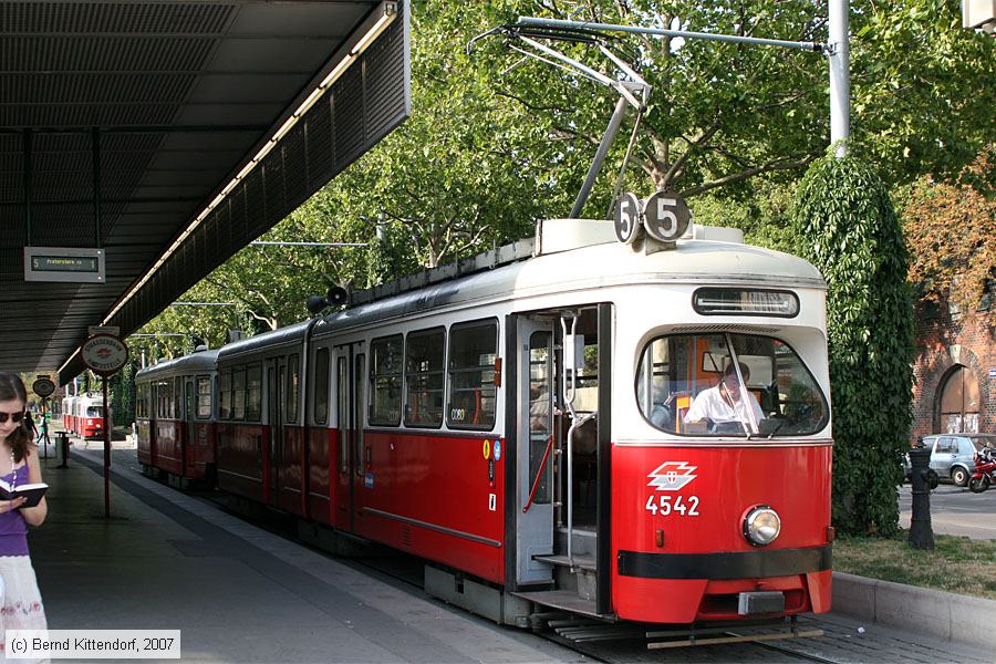 Wien - Straßenbahn - 4542
/ Bild: wien4542_bk0708080082.jpg