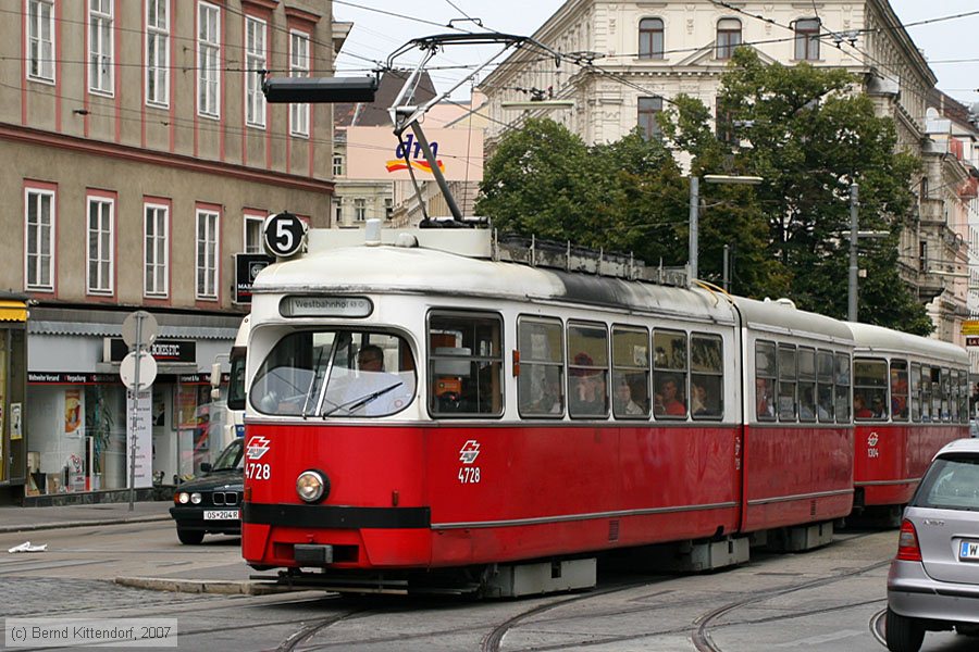Wien - Straßenbahn - 4728
/ Bild: wien4728_bk0708100175.jpg Wien - Straßenbahn - 4728
/ Bild: wien4728_bk0708100175.jpg