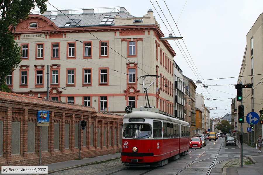 Wien - Straßenbahn - 4833
/ Bild: wien4833_bk0708100068.jpg Wien - Straßenbahn - 4833
/ Bild: wien4833_bk0708100068.jpg