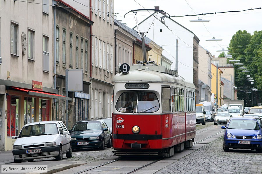 Wien - Straßenbahn - 4866
/ Bild: wien4866_bk0708100045.jpg Wien - Straßenbahn - 4866
/ Bild: wien4866_bk0708100045.jpg