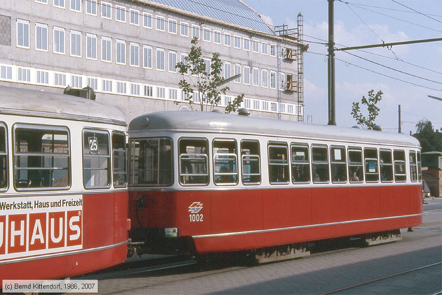 Wien - Straßenbahn - 1002
/ Bild: wien1002_ds108613.jpg Wien - Straßenbahn - 1002
/ Bild: wien1002_ds108613.jpg