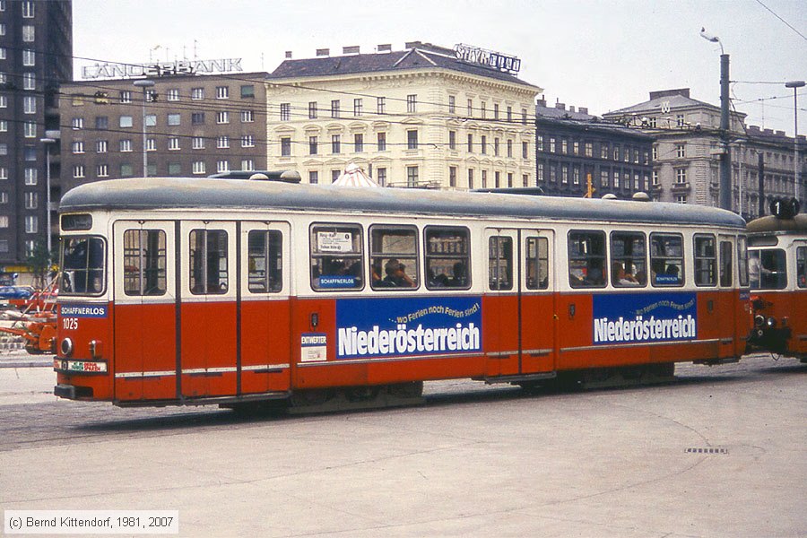 Wien - Straßenbahn - 1025
/ Bild: wien1025_ds037910.jpg Wien - Straßenbahn - 1025
/ Bild: wien1025_ds037910.jpg