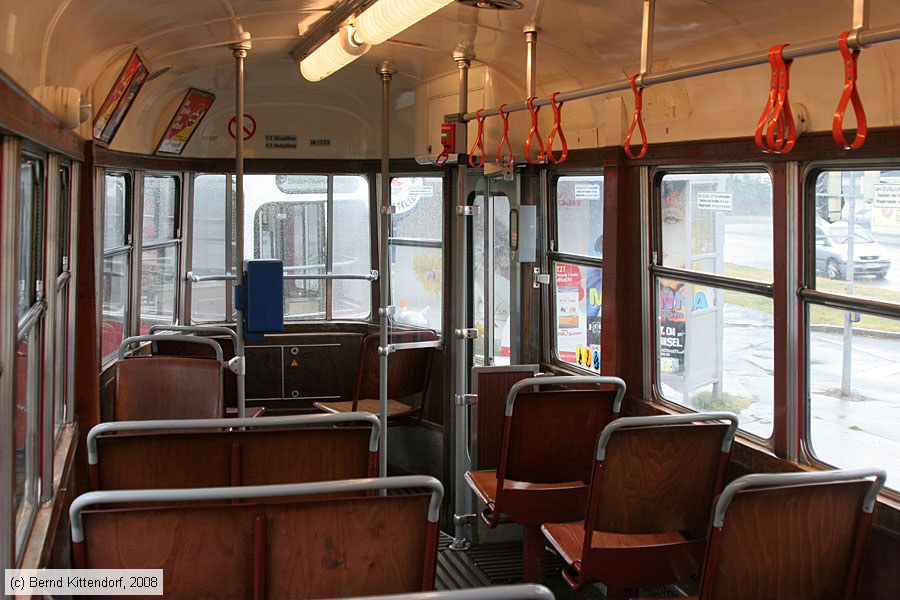 Wien - Straßenbahn - 1225 - Innenansicht
/ Bild: wien1225_bk0809150108.jpg