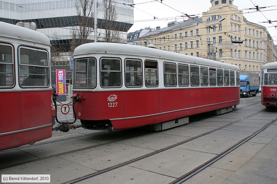 Wien - Straßenbahn - 1227
/ Bild: wien1227_bk1002260139.jpg Wien - Straßenbahn - 1227
/ Bild: wien1227_bk1002260139.jpg