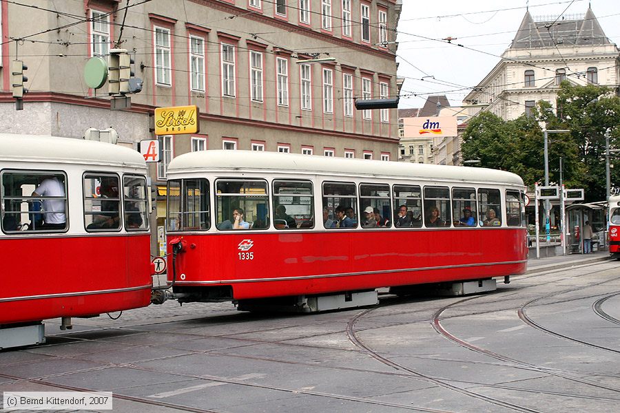 Wien - Straßenbahn - 1335
/ Bild: wien1335_bk0708100200.jpg Wien - Straßenbahn - 1335
/ Bild: wien1335_bk0708100200.jpg