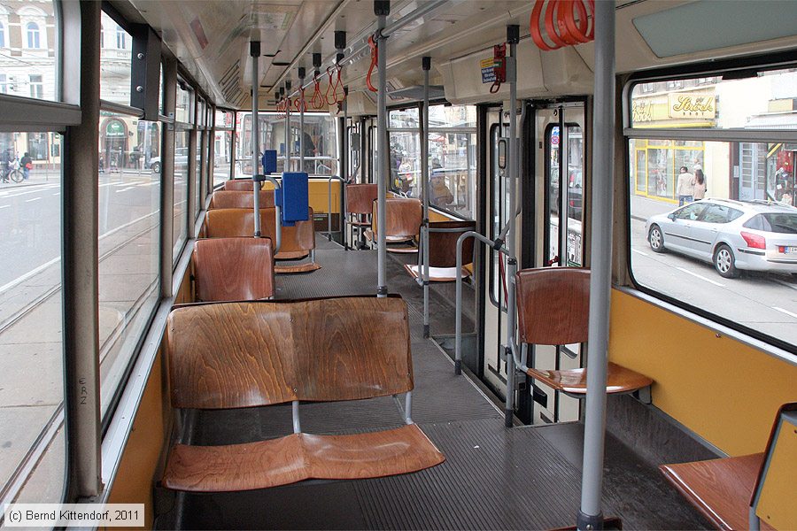 Wien - Straßenbahn - 1517 - Innenansicht
/ Bild: wien1517_bk1103190235.jpg