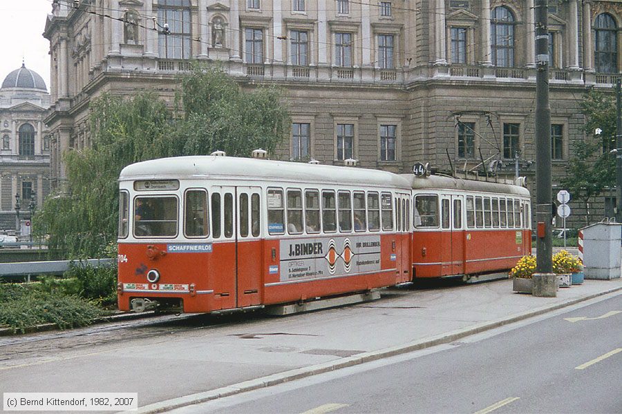 Wien - Stra&szlig;enbahn - 1704
/ Bild: wien1704_ds063425.jpg