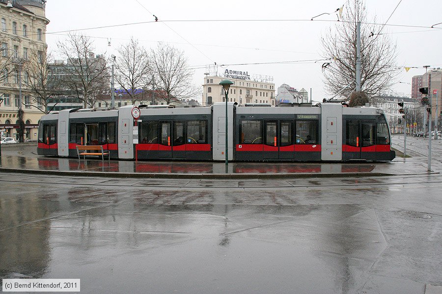 Wien - Straßenbahn - 63
/ Bild: wien63_bk1103160159.jpg Wien - Straßenbahn - 63
/ Bild: wien63_bk1103160159.jpg