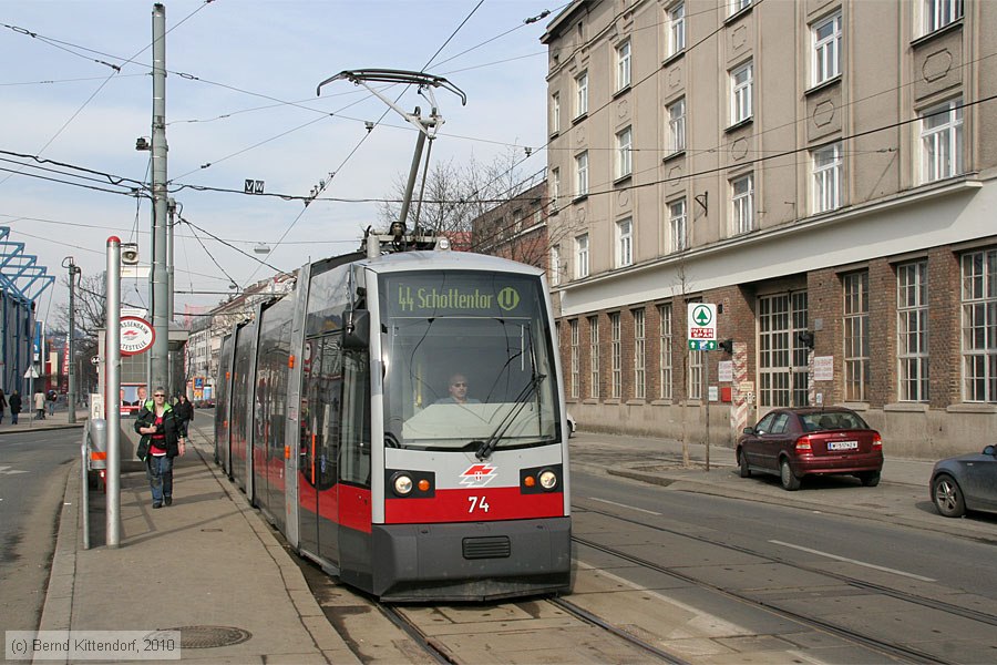 Wien - Straßenbahn - 74
/ Bild: wien74_bk1002230247.jpg