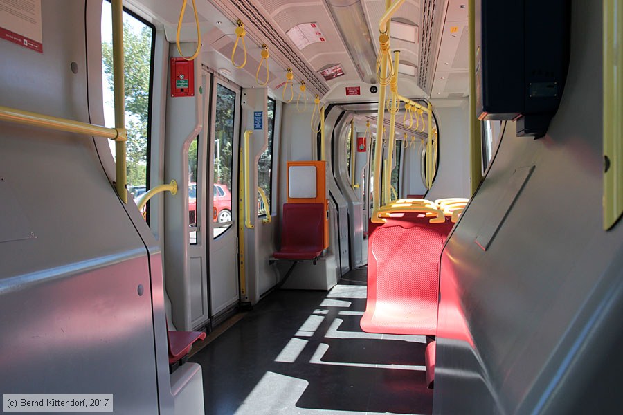 Wien - Straßenbahn - 79 - Innenansicht
/ Bild: wien79_bk1707280089.jpg Wien - Straßenbahn - 79 - Innenansicht
/ Bild: wien79_bk1707280089.jpg