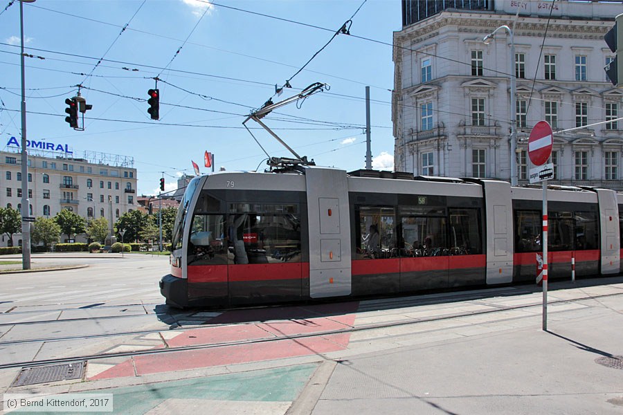 Wien - Straßenbahn - 79
/ Bild: wien79_bk1707280126.jpg Wien - Straßenbahn - 79
/ Bild: wien79_bk1707280126.jpg