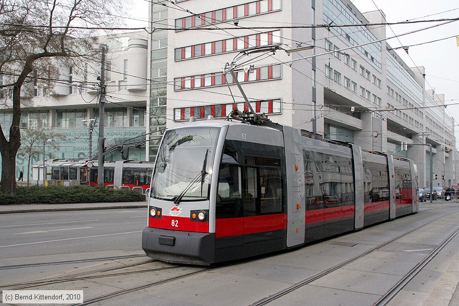 Wien - Straßenbahn - 82
/ Bild: wien82_bk1002230319.jpg