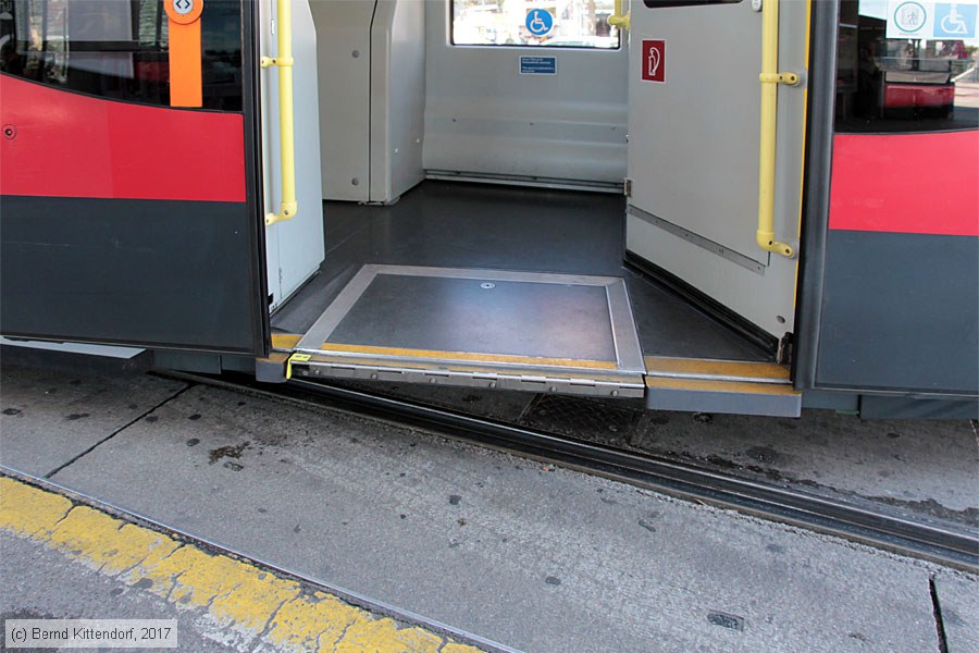 Wien - Straßenbahn - 84
/ Bild: wien84_bk1707280119.jpg