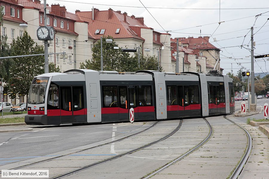 Wien - Straßenbahn - 92
/ Bild: wien92_bk1608290080.jpg Wien - Straßenbahn - 92
/ Bild: wien92_bk1608290080.jpg