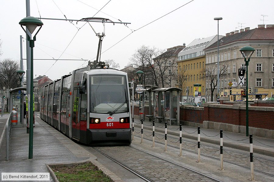 Wien - Straßenbahn - 601
/ Bild: wien601_bk1103160125.jpg Wien - Straßenbahn - 601
/ Bild: wien601_bk1103160125.jpg