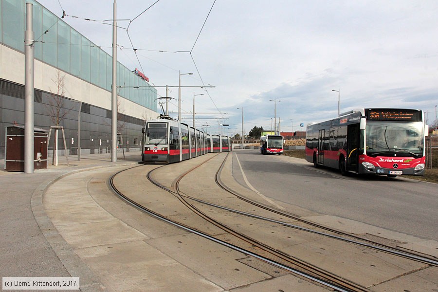Wien - Straßenbahn - 635
/ Bild: wien635_bk1702230436.jpg Wien - Straßenbahn - 635
/ Bild: wien635_bk1702230436.jpg