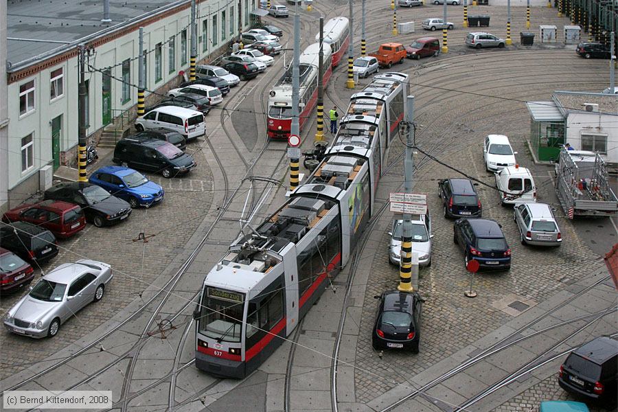 Wien - Straßenbahn - 637
/ Bild: wien637_bk0809170010.jpg Wien - Straßenbahn - 637
/ Bild: wien637_bk0809170010.jpg