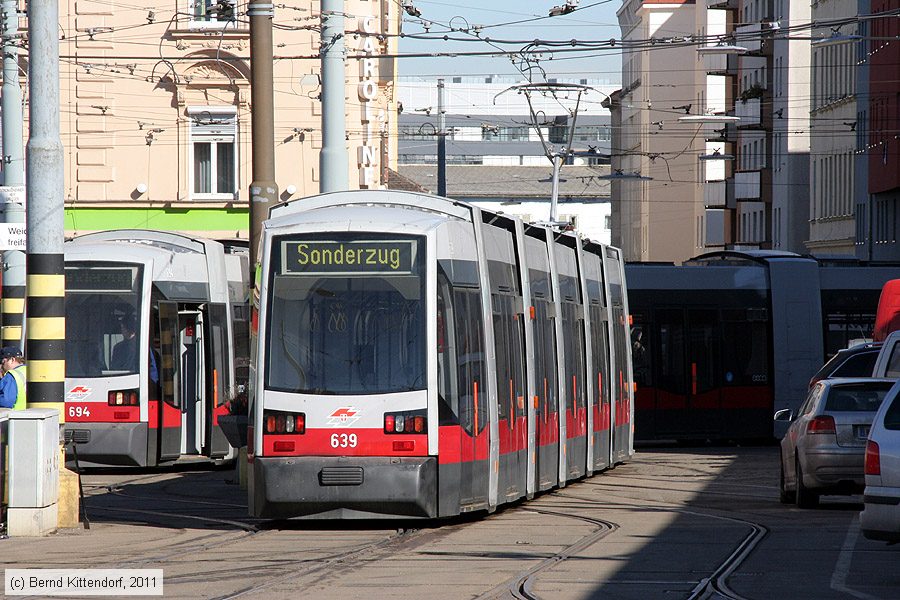 Wien - Straßenbahn - 639
/ Bild: wien639_bk1103140047.jpg Wien - Straßenbahn - 639
/ Bild: wien639_bk1103140047.jpg