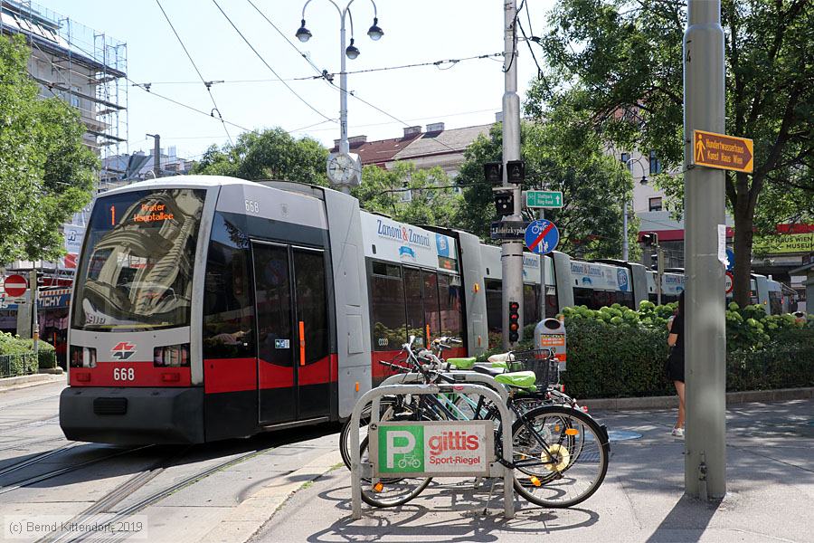 Wien - Straßenbahn - 668
/ Bild: wien668_bk1907240036.jpg Wien - Straßenbahn - 668
/ Bild: wien668_bk1907240036.jpg
