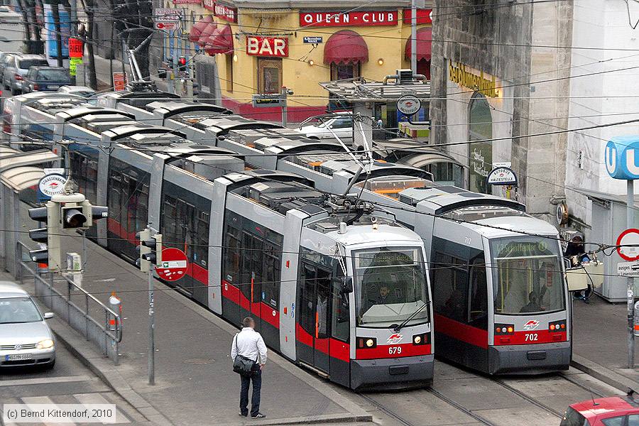 Wien - Straßenbahn - 679 und 702
/ Bild: wien679_bk1002260007.jpg Wien - Straßenbahn - 679 und 702
/ Bild: wien679_bk1002260007.jpg