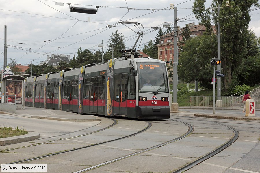 Wien - Straßenbahn - 690
/ Bild: wien690_bk1608290050.jpg