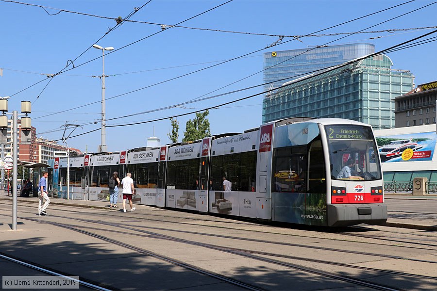 Wien - Straßenbahn - 726
/ Bild: wien726_bk1907240014.jpg Wien - Straßenbahn - 726
/ Bild: wien726_bk1907240014.jpg