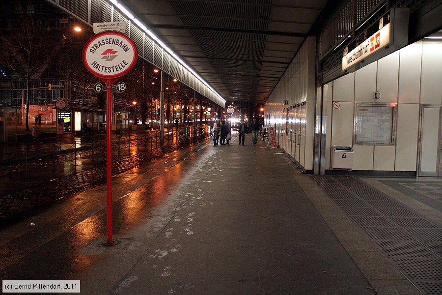 Wien - Straßenbahn - Anlagen
/ Bild: wienanlagen_bk1103170320.jpg