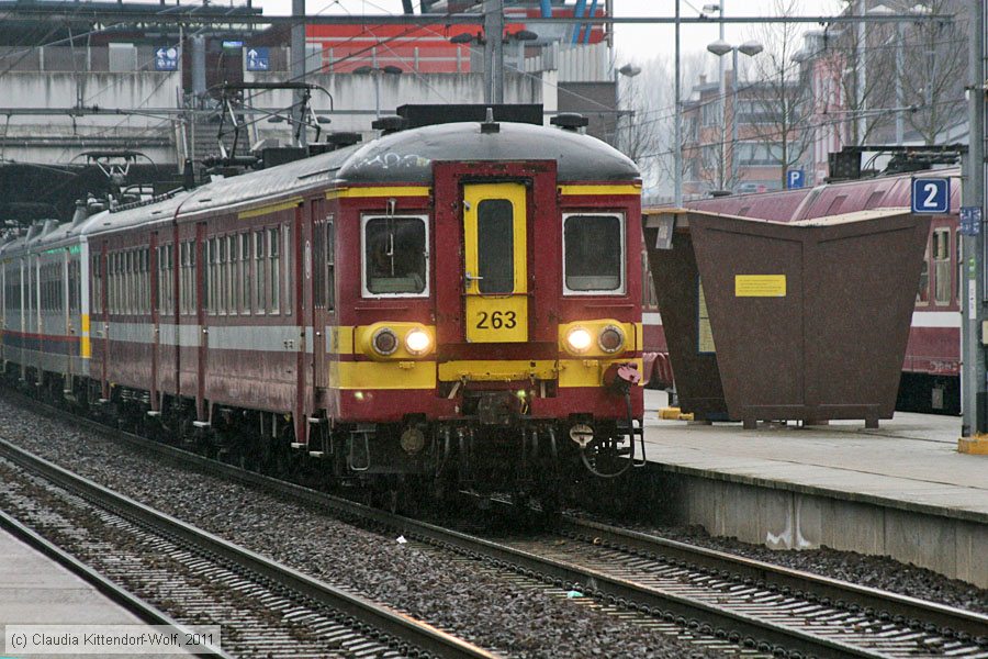 SNCB - 263
/ Bild: sncb263_cw1102230143.jpg SNCB - 263
/ Bild: sncb263_cw1102230143.jpg