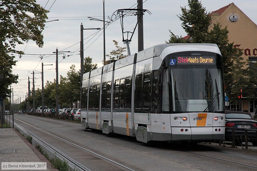 Straßenbahn Antwerpen - 7329
/ Bild: antwerpen7329_bk1708210436.jpg Straßenbahn Antwerpen - 7329
/ Bild: antwerpen7329_bk1708210436.jpg